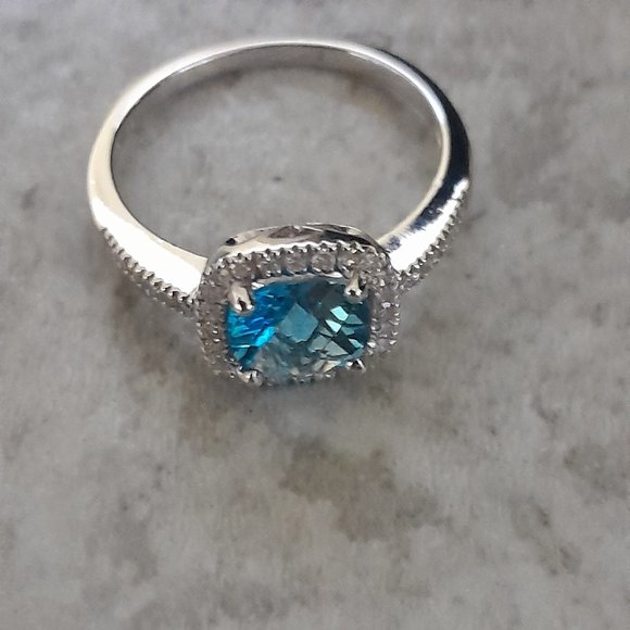 Ring - Picture 4 of 6